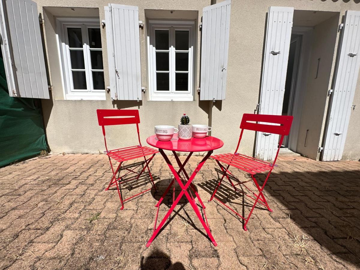 La Terrasse - Parking Gratuit - Fibre - Rdc - Centre Ville Saintes Εξωτερικό φωτογραφία